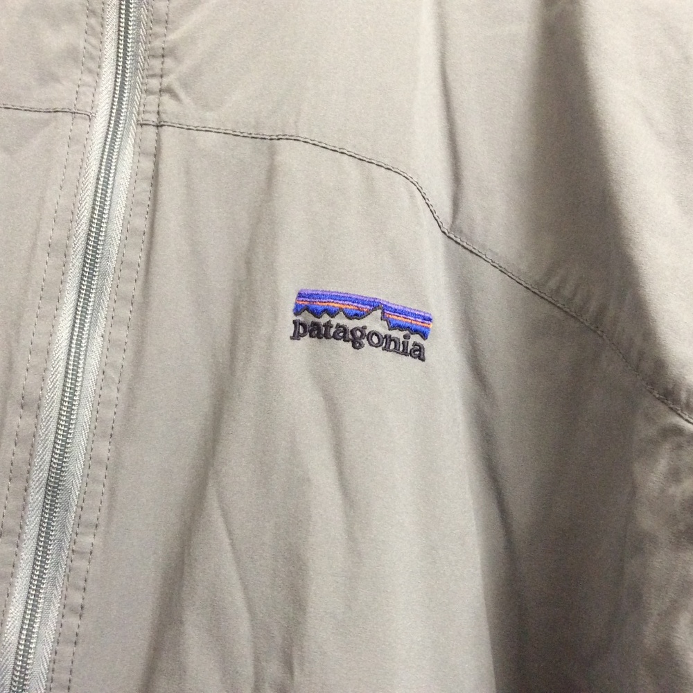 Patagonia Grey Light Weight Jacket - Picture 3 of 11